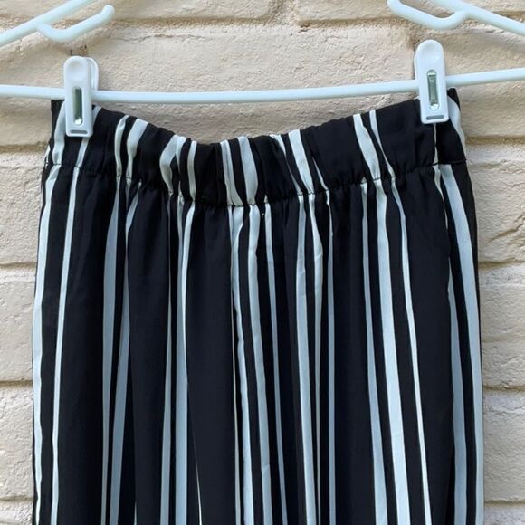 Take 50% OFF- Live To Be Spoiled Black&White 2pc Croptop & Pant, Size-XS - Picture 5 of 8